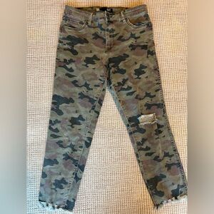 KUT from the Kloth Size 6 camo jeans